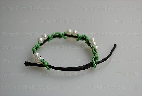 how to make bracelets with string and beads step4
